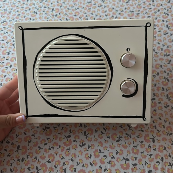 Kate spade ♠️ speaker - Picture 2 of 10